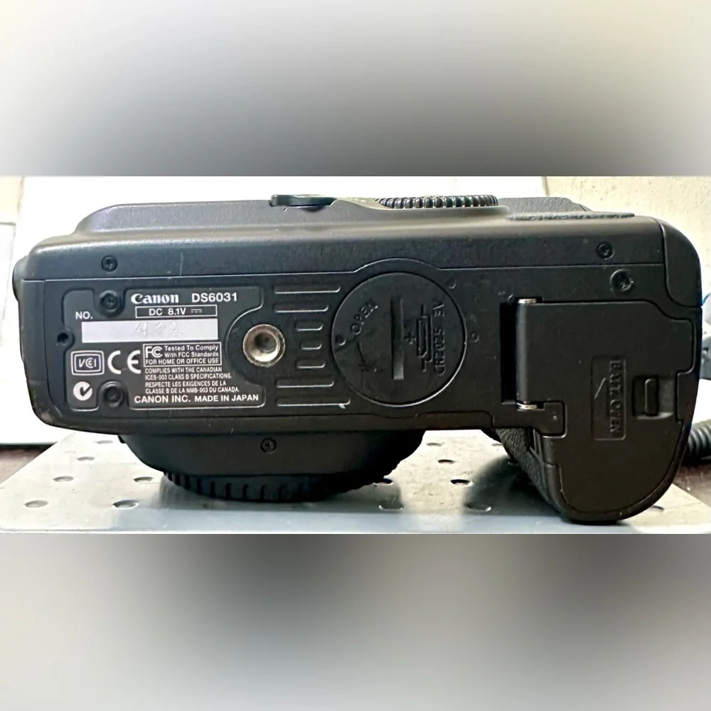 Canon EOS 10D 6.3MP Digital SLR Camera Black Body Only